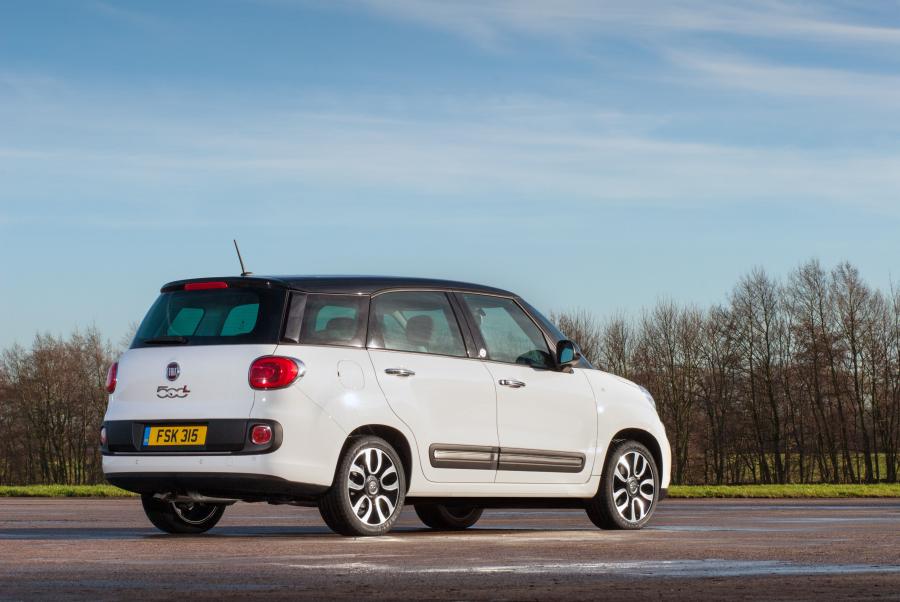  Fiat 500L 2014 года  (UK) (фото 6 из 19)